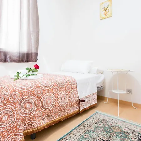 Central Apartment *